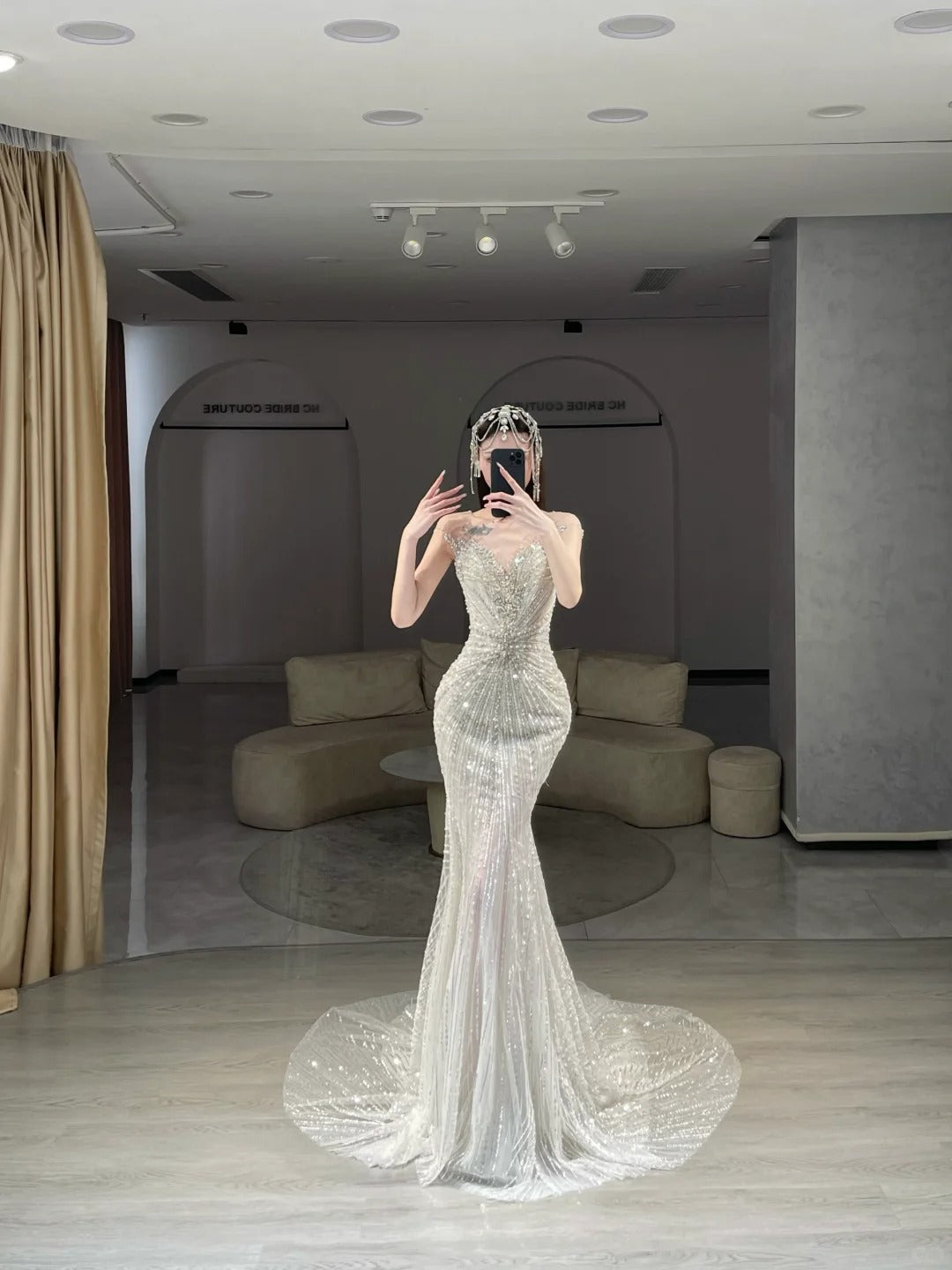 Bescheidene Hochzeitskleider Meerjungfrau Sweetheart Weiß Pailletten Perlenbesetztes Oberteil Langes Brautkleid N2986