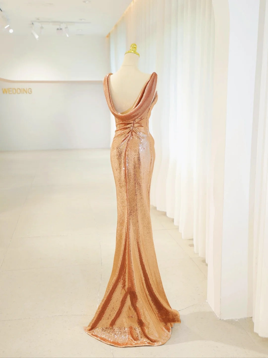 Belles robes de bal sirène dorées à sequins avec longue robe de soirée plissée N2935