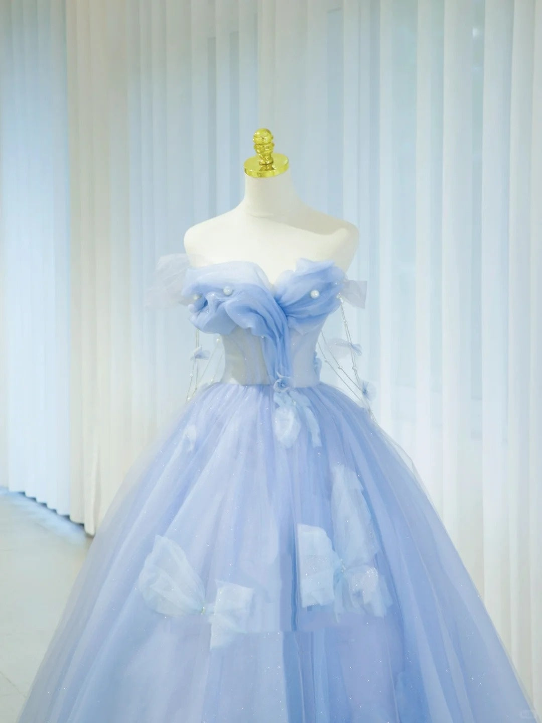 Pretty Prom Dresses Ball Gown Off The Shoulder Blue Tulle With Ruffle Long Formal Gown N2936
