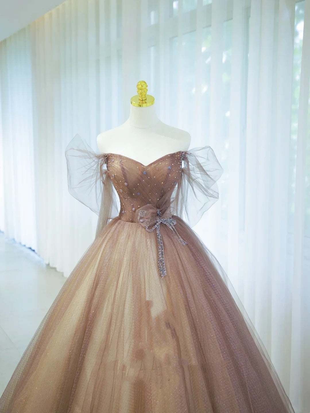 Élégante Robe de Bal Épaules Dénudées en Tulle Longue Robe de Soirée Robe de Bal 18e Anniversaire N2852