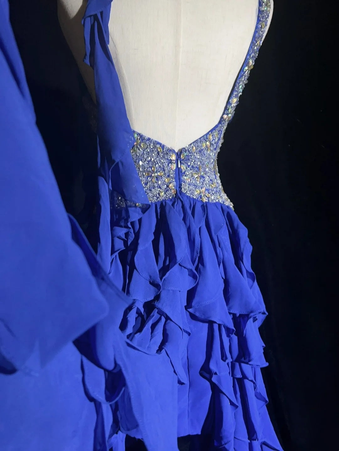 Robes de bal élégantes coupe trapèze asymétriques, une épaule, en mousseline bleu roi avec perles, sans manches, longue robe de soirée N2881
