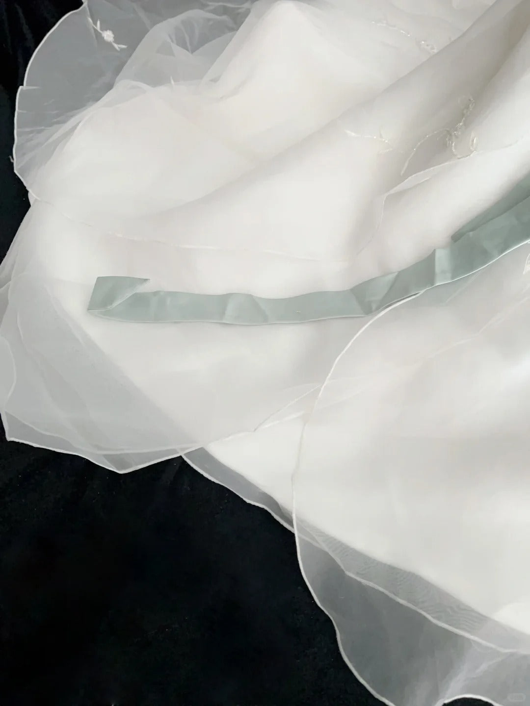 Robes de mariée uniques ligne A bustier blanc avec perles jardin d'été longue robe de mariée N3676