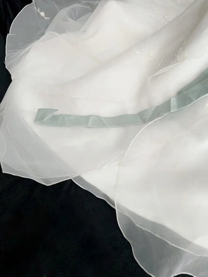 Robes de mariée uniques ligne A bustier blanc avec perles jardin d'été longue robe de mariée N3676