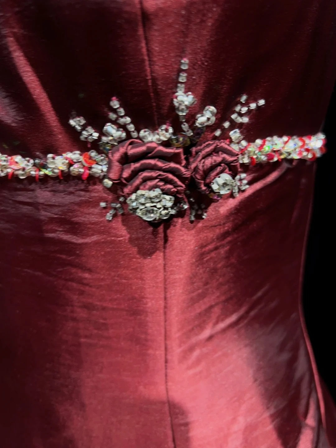 Bescheidene Ballkleider für den Abschlussball, Spaghettiträger, Burgunderroter Satin, Sweet 16 Kleid, formelle Abendgarderobe N3614