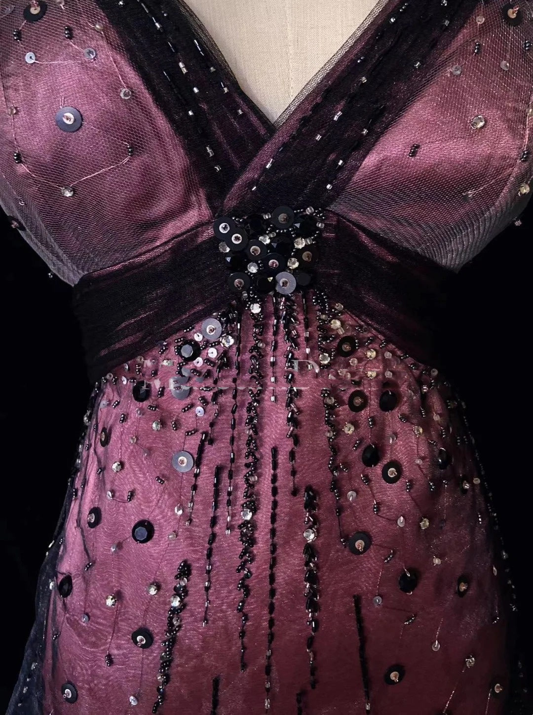 Robes de bal intemporelles sans manches ligne A en tulle noir longueur thé avec perles robe de rentrée N3255
