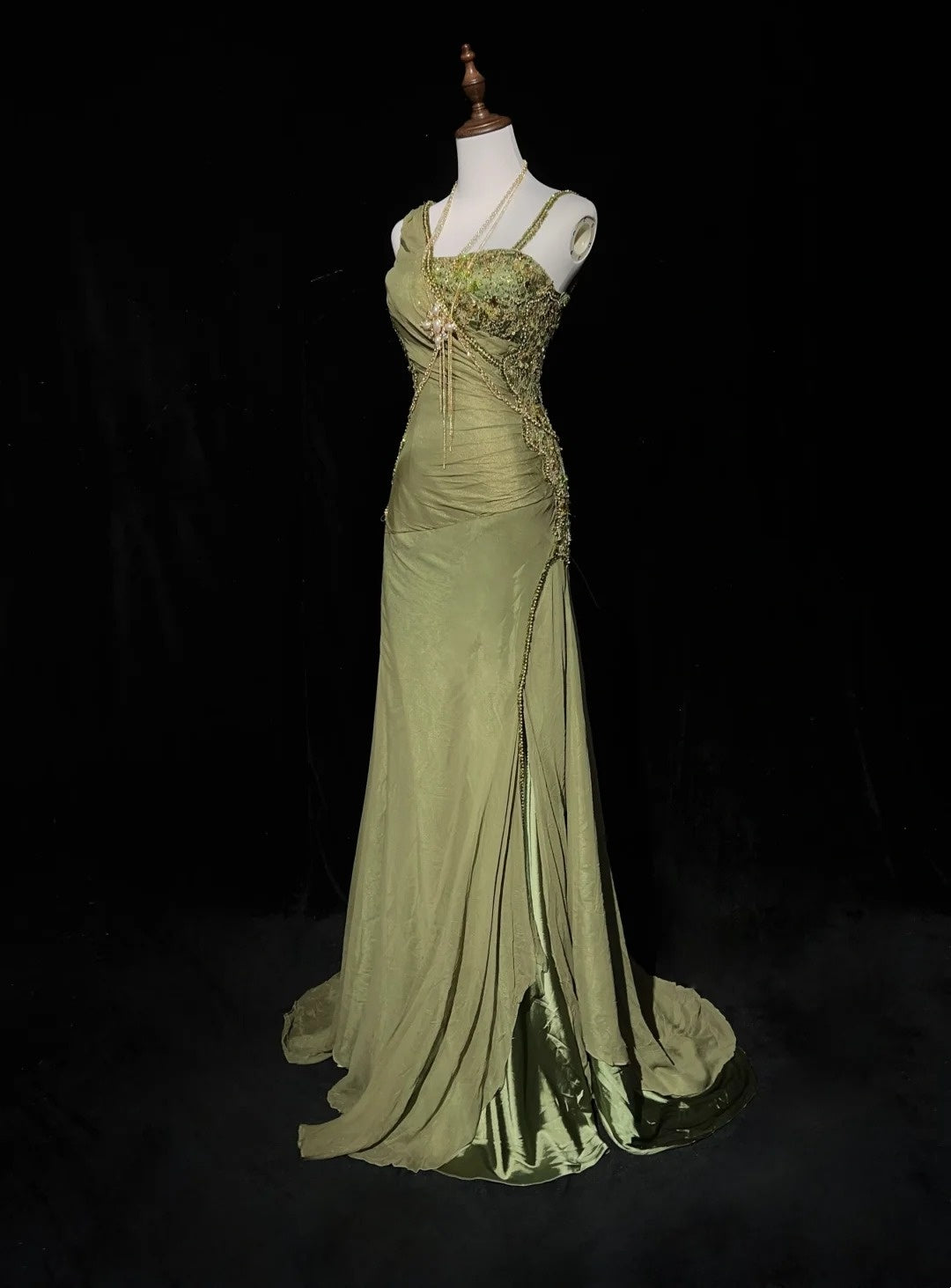 Robes de bal vintage sirène en mousseline vert olive avec perles Tenues de soirée formelles N3854