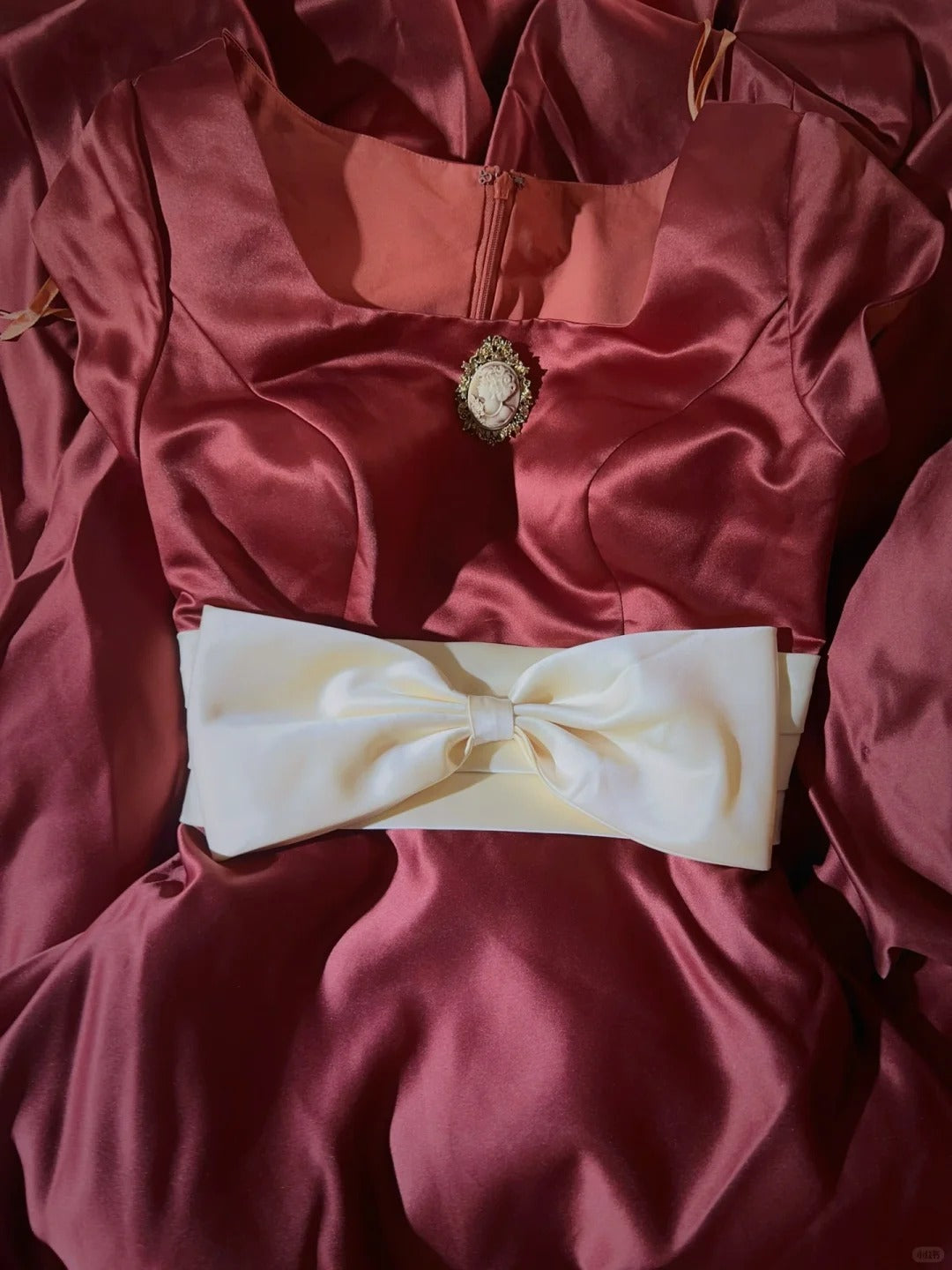 Vintage Prom Dresses 80s Ball Gown Square Neck Rust Red Satin Short Sleeves With Ruffled Semi Formal Evening Outfits N3625