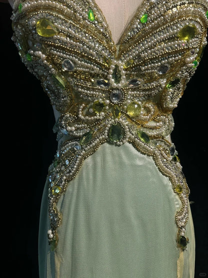 Élégantes Robes de Bal Chic Sirène Licou Vert Satin Dos Nu Sans Manches Avec Perles Robes de Soirée Semi-Formelles N3799
