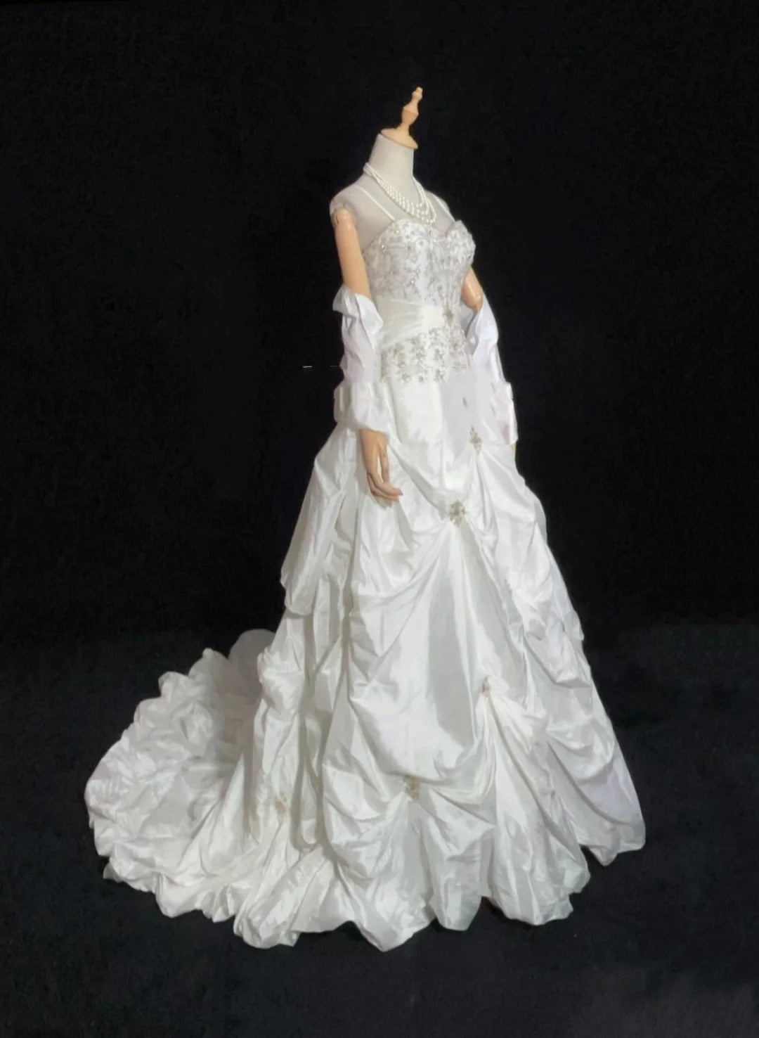 Robe de bal vintage à fines bretelles en taffetas blanc avec cape, perles, volants, robe de mariée longue RB4331