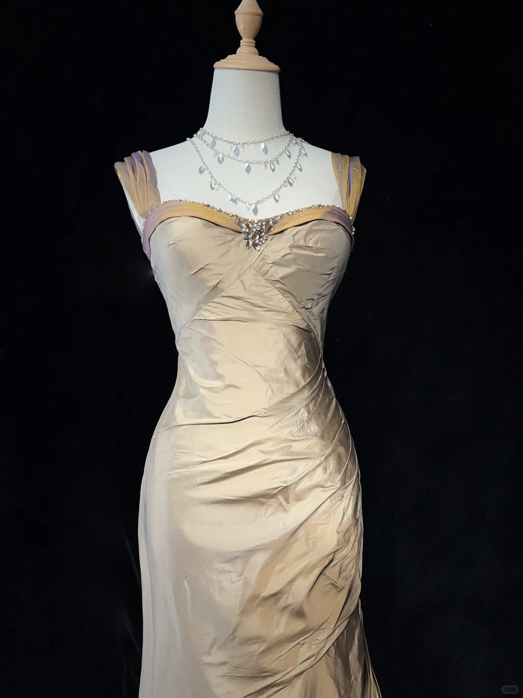 Robes de bal vintage Champagne Sirène Bustier Cœur Taffetas Robes de soirée longues N3859