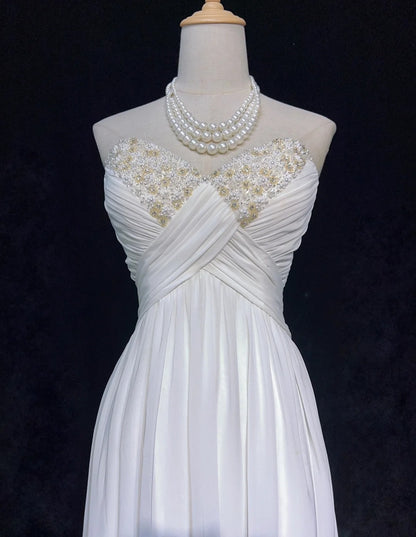 Einzigartige Hochzeitskleider A-Linie Sweetheart Weiß mit Rüschen und Perlen Lange Brautkleid N3644