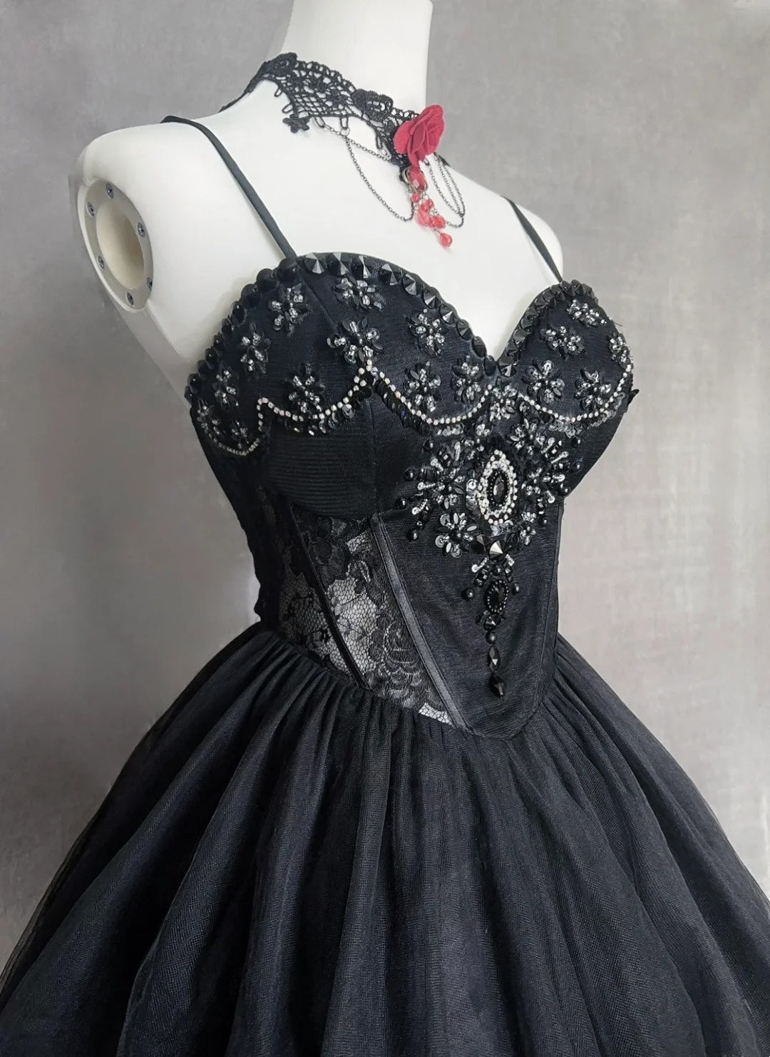Hübsches Ballkleid Spaghettiträger Kleines Schwarzes Tüll Kurzes Mini-Heimkehrkleid N2521
