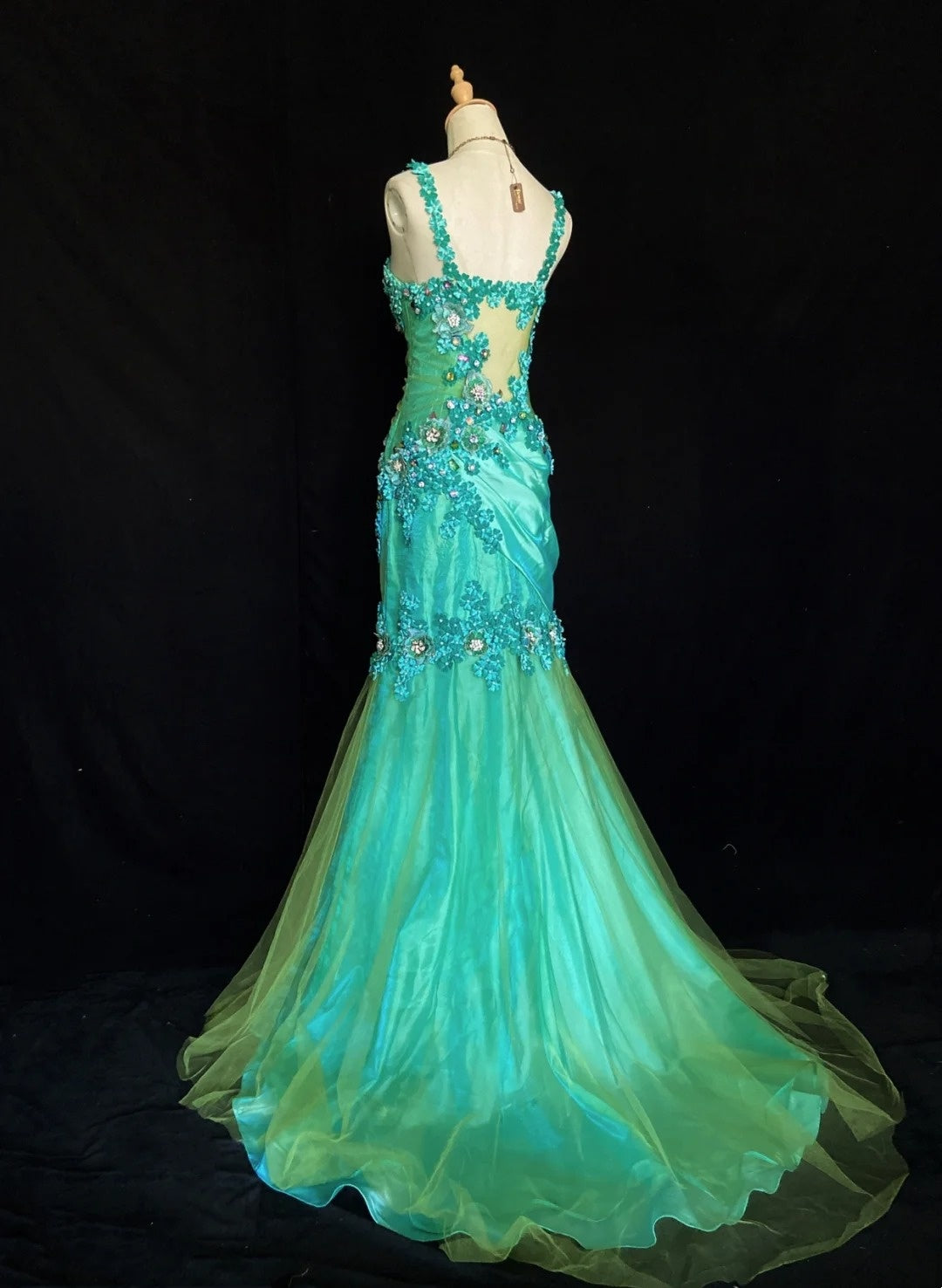 Elegante Abschlussballkleider Meerjungfrau Spaghettiträger Grüner Tüll mit Blumen Bodenlang Formelle Abendgarderobe N3490