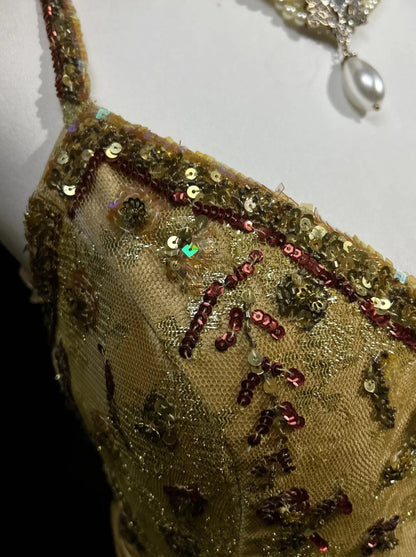 Robes de bal vintage en satin doré coupe trapèze à fines bretelles avec volants et perles, longue robe de soirée N2501