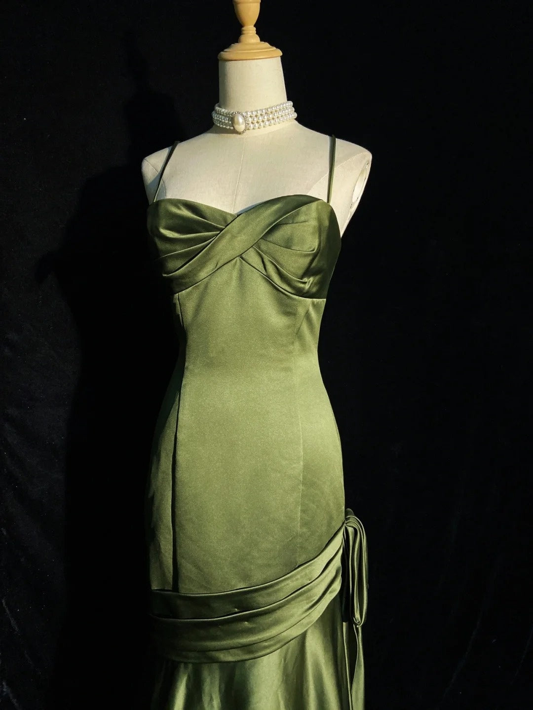 Robes de bal vintage élégantes, sirène, bretelles spaghetti, satin vert olive avec volants, longue robe de soirée N3297