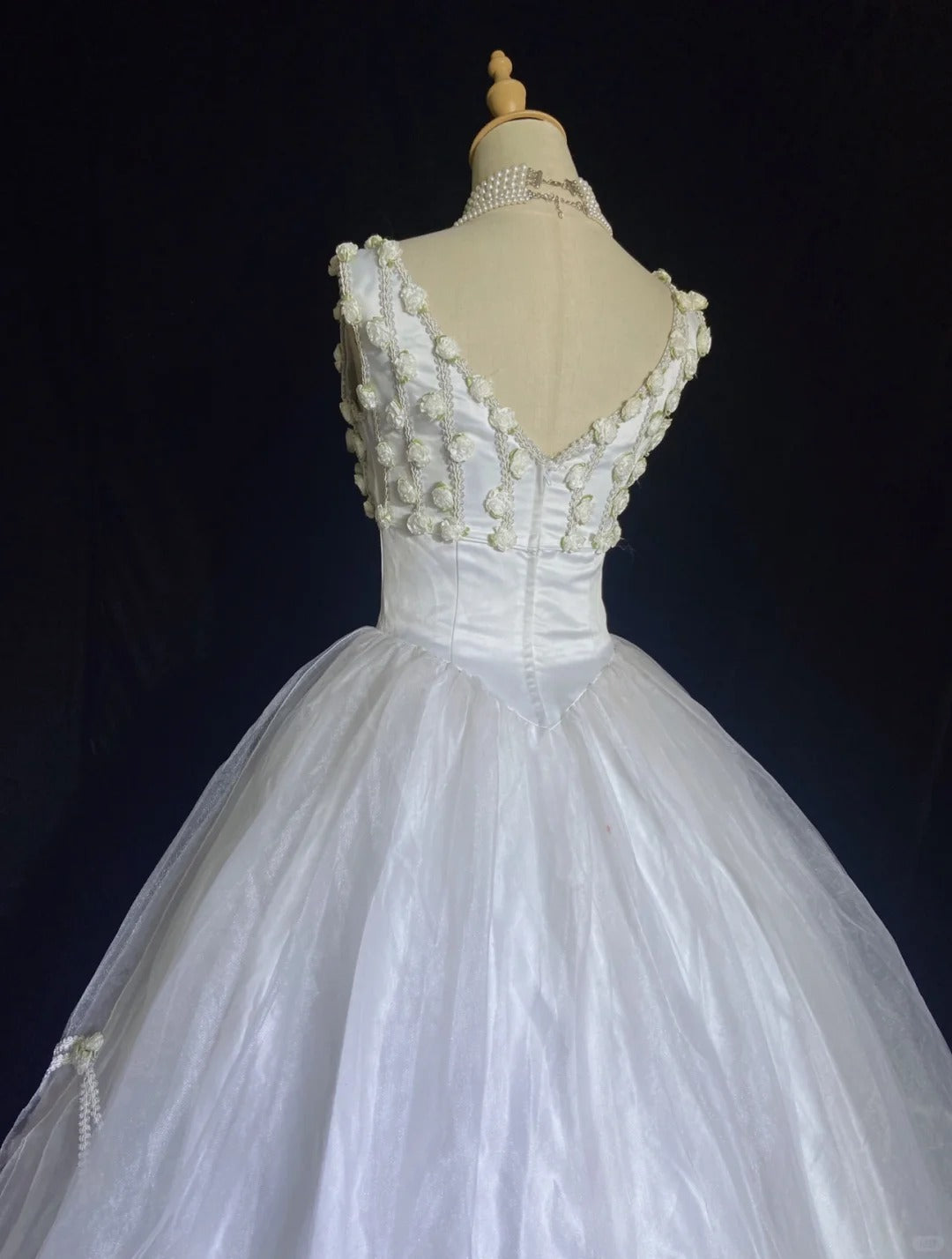 Robes de mariée intemporelles, robe de bal, col en V, tulle blanc avec fleurs, longue robe de mariée N3475
