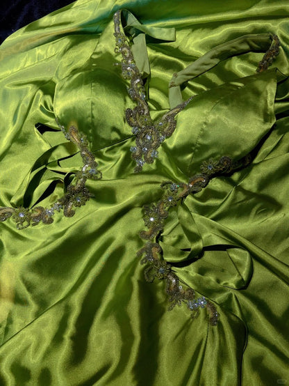 Robes de bal modestes Sirène Halter Vert Dos Nu Satin Sans Manches Longues Tenues de Soirée Formelles N3634