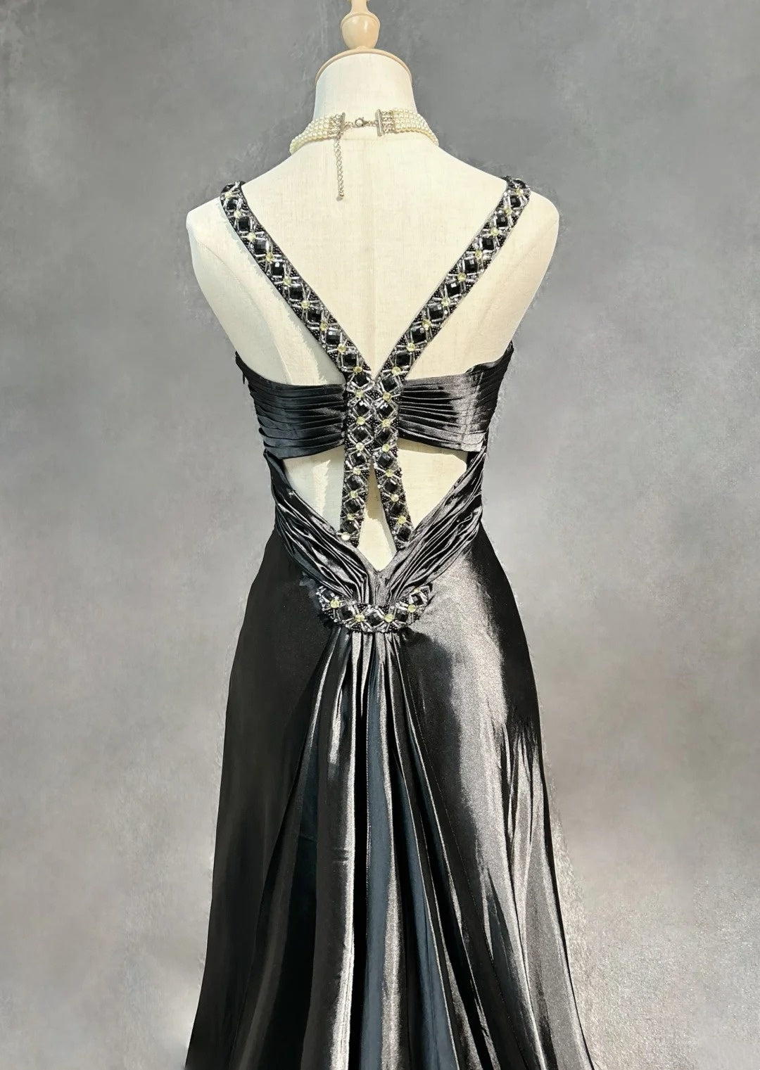 Robes de bal vintage Sirène Licol Années 90 Satin avec perles Longue Robe de soirée formelle N2504