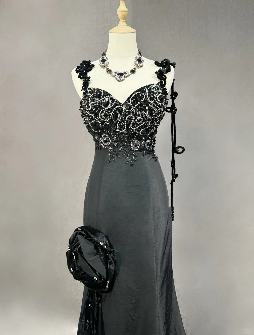 Robes de bal vintage, inspiration sirène, fines bretelles, noires, longues, années 1990, avec applications de perles, robes de soirée N3378