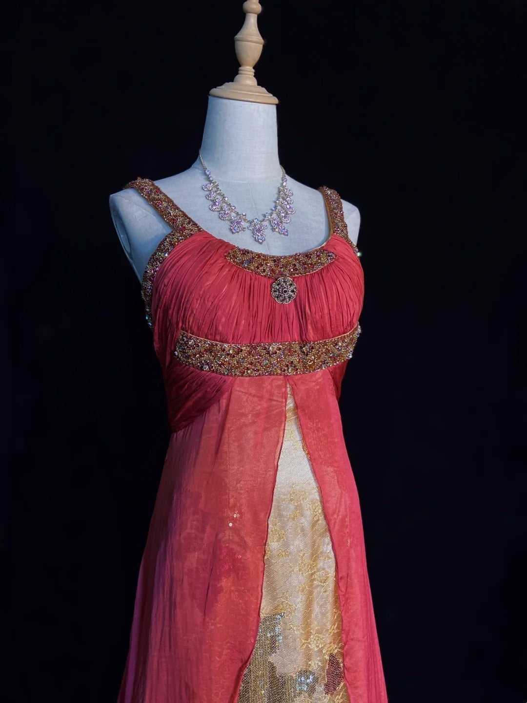 Vintage Prom Dresses A-Linie Neckholder Hot Pink Chiffon Mit Goldener Spitze Lange Formelle Abendgarderobe N3856