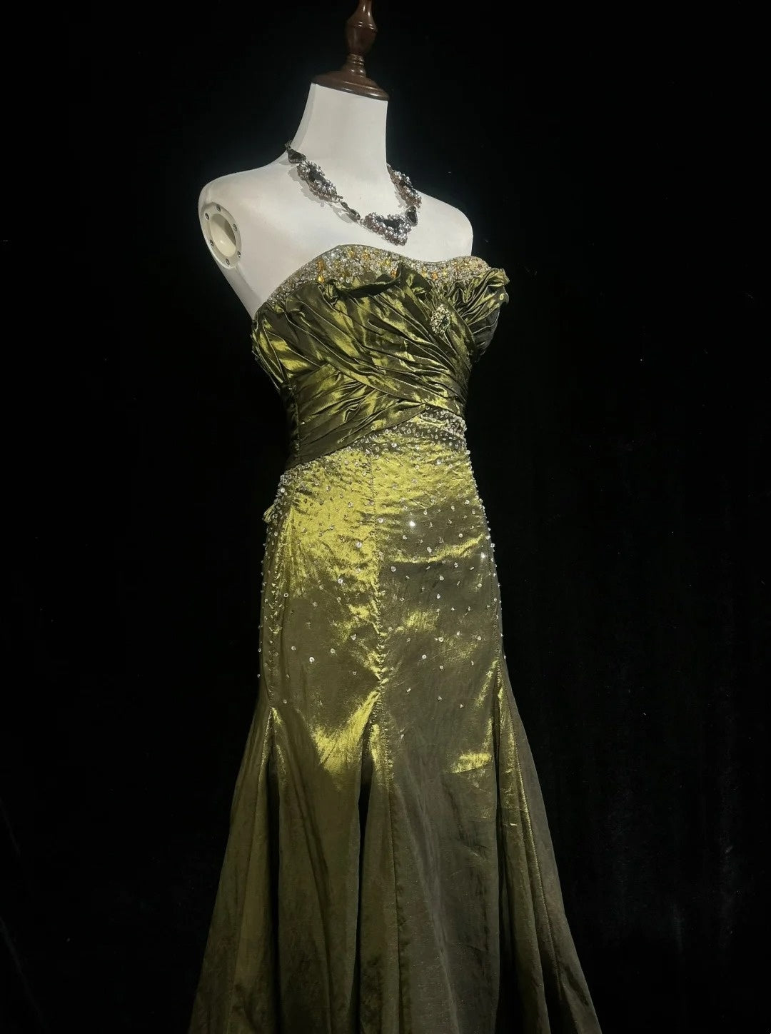 Vintage 90er Abschlussballkleider Meerjungfrau Sweetheart Olivgrün Taft mit Perlen Langes Ballkleid N3026