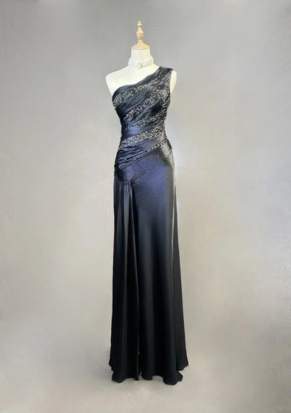 Elegante Abschlussballkleider Meerjungfrau One Shoulder Satin Black Tie Kleid mit Perlen Lang Formelle Abendgarderobe N3704