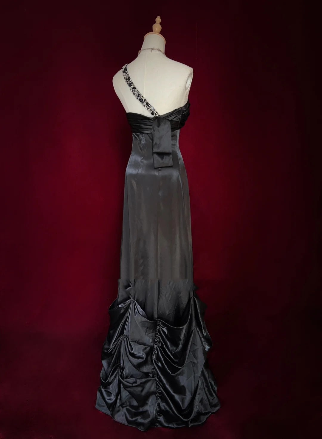 Inspiration Robes de bal modestes Robe de soirée A-line asymétrique avec perles pour femme Robe de soirée formelle N3280