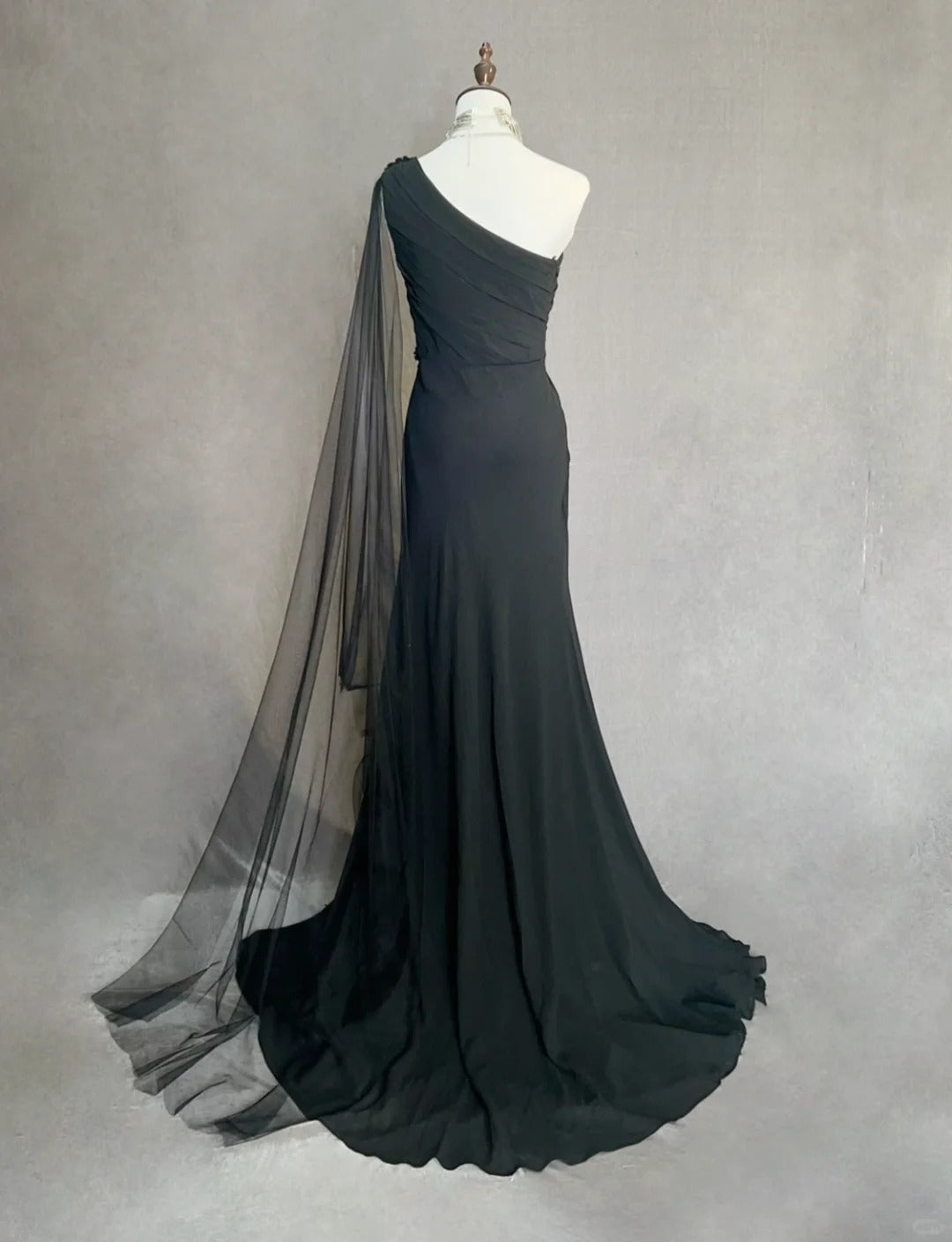 Elegante Abschlussballkleider Meerjungfrau One-Shoulder Black Tie Kleid mit Perlenbesatz Lange Formelle Abendgarderobe N3699