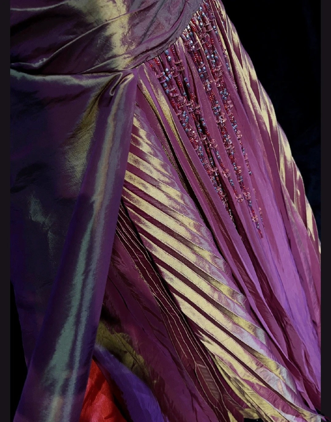 Elegante Ballkleider A-Linie Spaghettiträger Traube Taft mit Rüschen Langes Abendkleid N2910