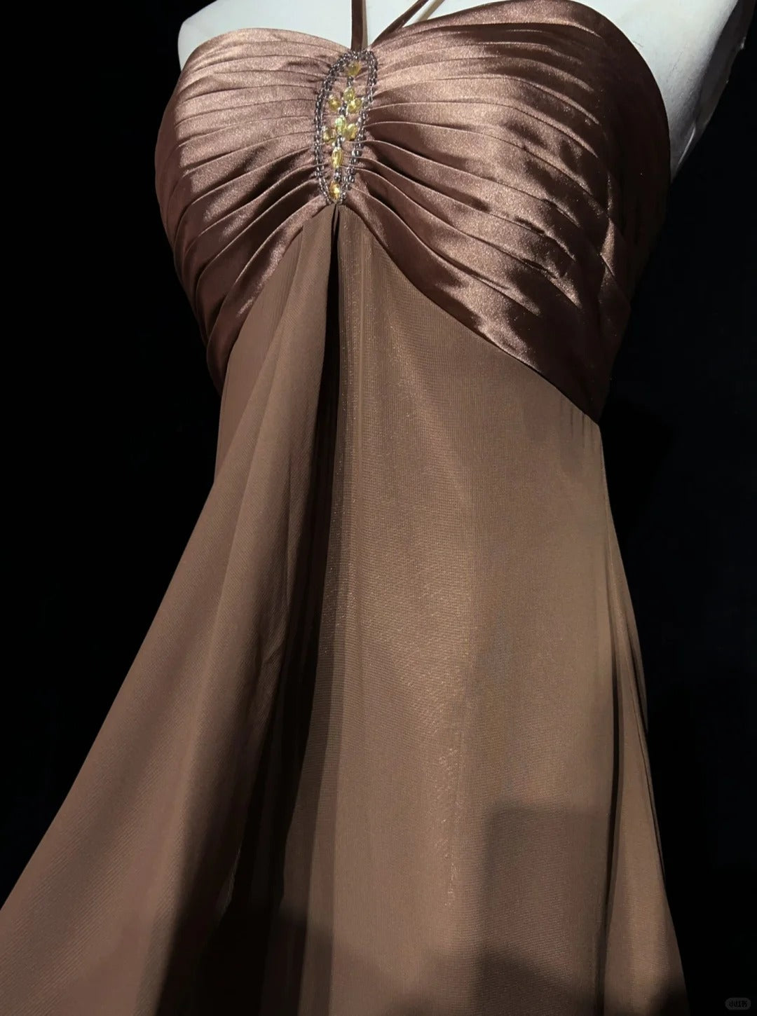Vintage Prom Dresses A-Linie Neckholder Braun Ärmellos Chiffon 80er Jahre Langes Abendkleid N2759