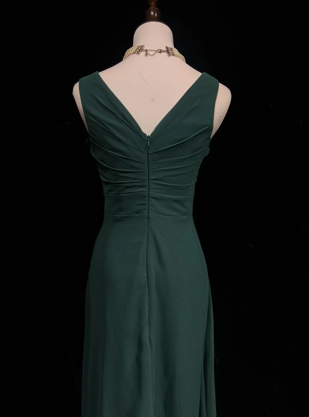 Einfache Ballkleider A-Linie V-Ausschnitt Dunkelgrün Chiffon Bodenlang Rüschen Formelles Abendkleid N3686