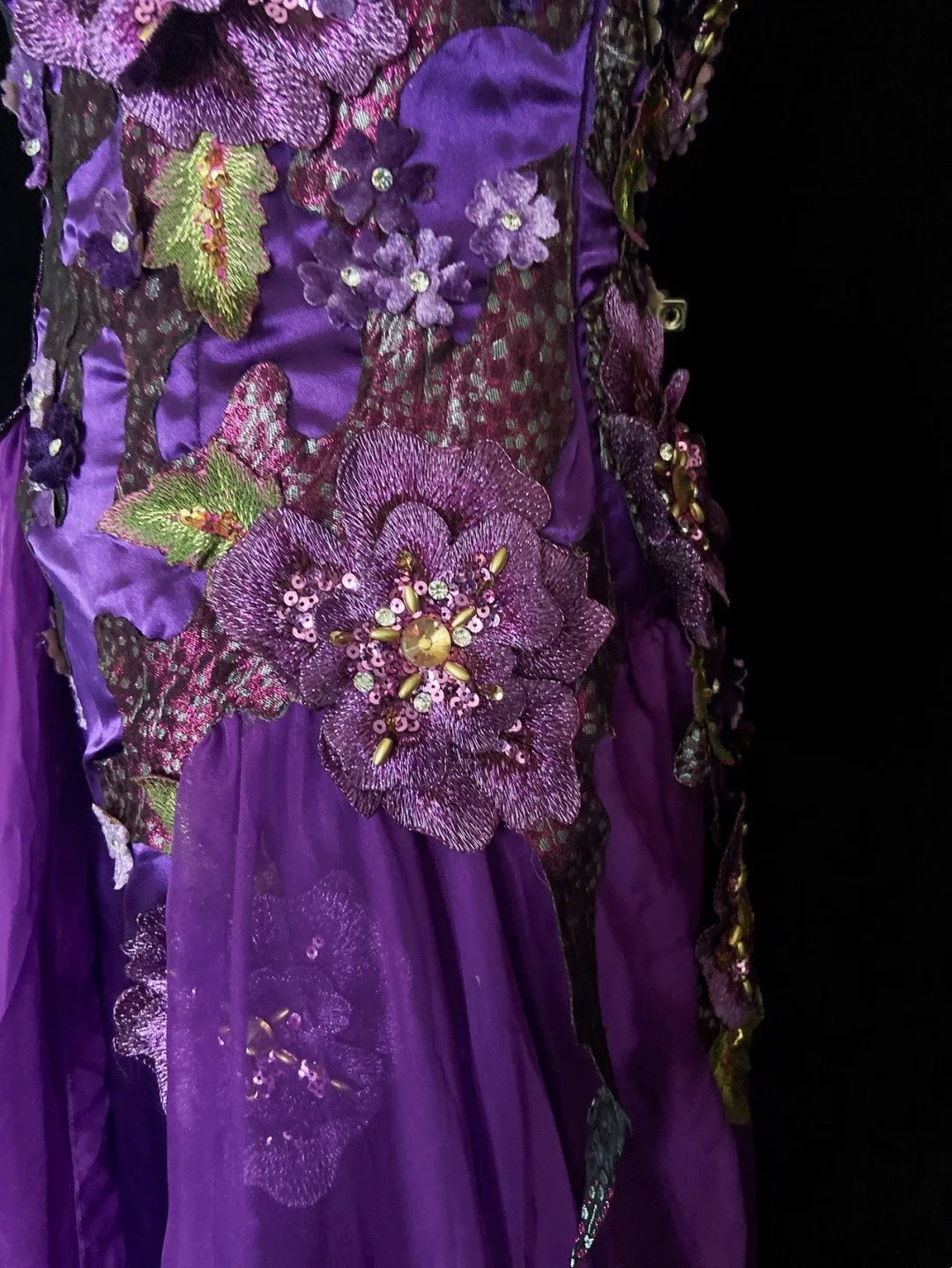 Belles Robes de Bal Sirène Violet Sans Bretelles Tulle avec Fleurs Appliquées Longues Tenues de Soirée N3411
