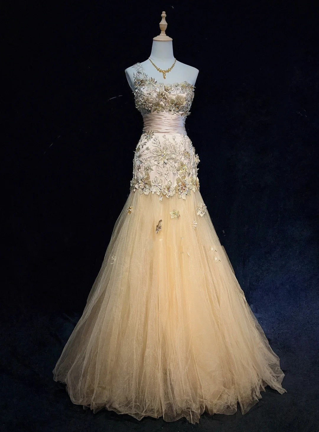 Vintage Meerjungfrauen-Abschlussballkleider, One Shoulder Tüll, Gold, 90er Jahre mit Applikationen, Ballkleider N3343