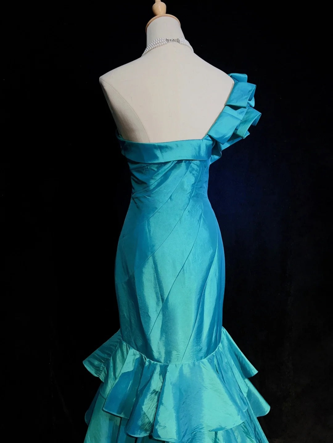Robes de bal vintage des années 80, sirène, asymétrique, en satin bleu, sans manches avec volants, tenues de soirée semi-formelles N3623