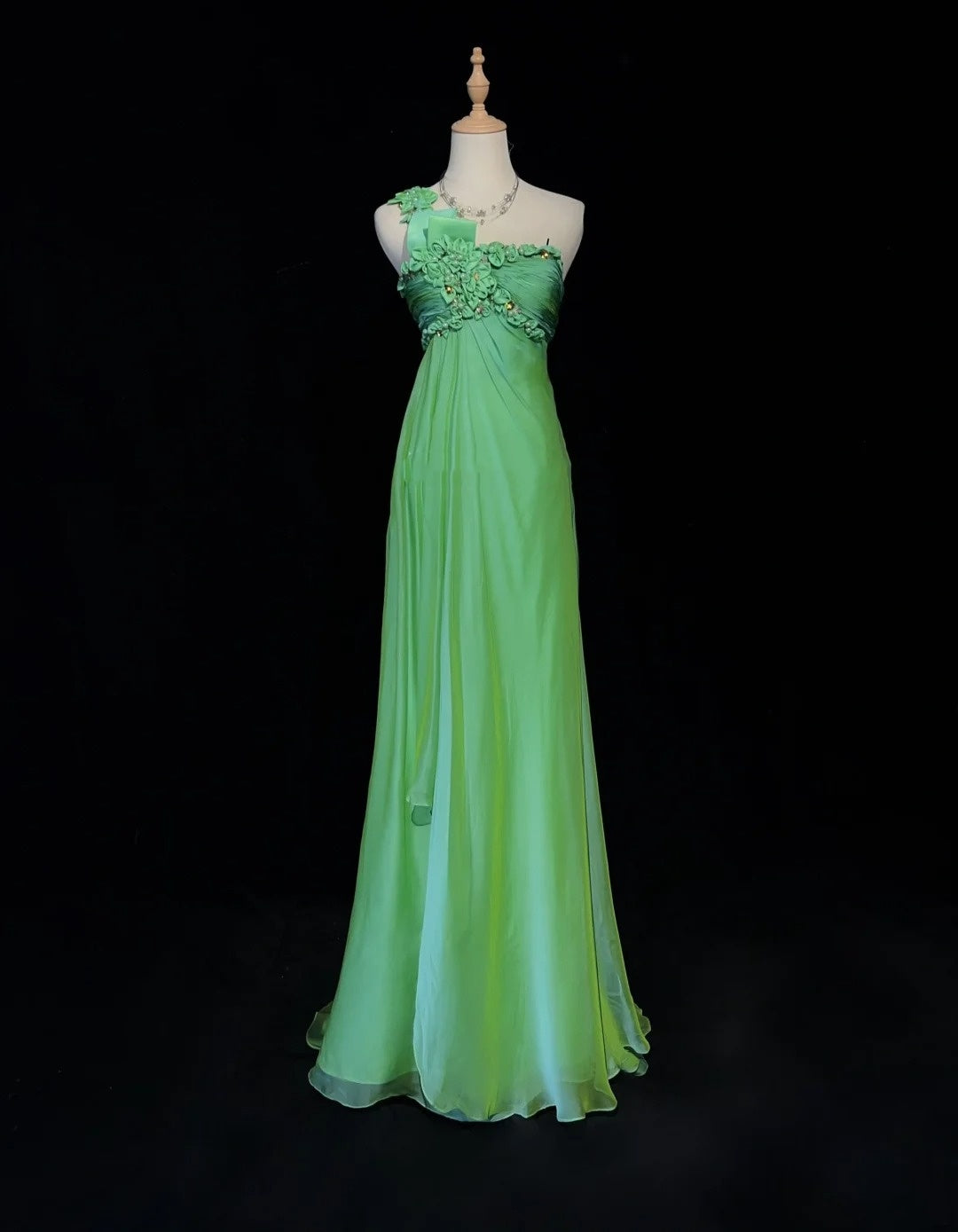 Magnifique Robe de Bal Coupe Droite Épaule Dénudée en Chiffon Vert avec Fleurs Longue Robe de Soirée Formelle N2889
