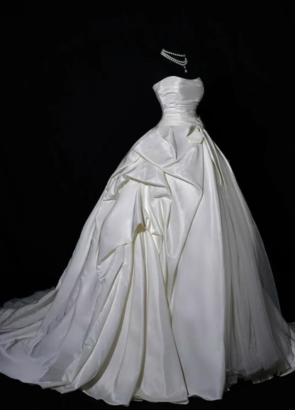Luxuriöses Brautkleid, Ballkleid, trägerlos, elfenbeinfarben, ärmellos, figurbetont, AB2522
