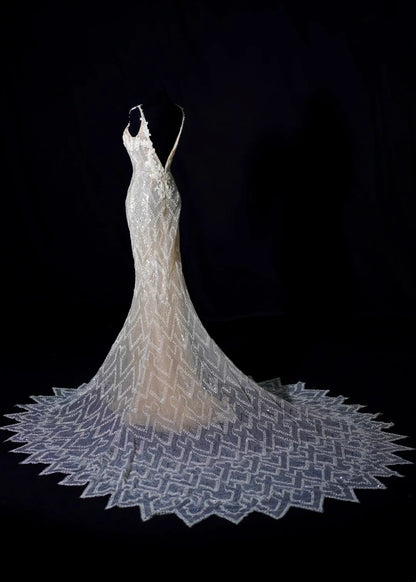 Robe de mariée sirène intemporelle à fines bretelles en dentelle blanche, robe de mariée longue et ajustée AB2523