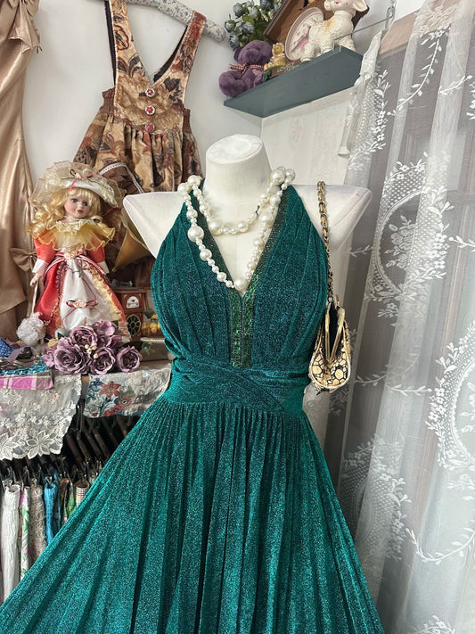 Flamboyant A line Halter Green Sequined Date Night Evening Outfit Formal Prom Dresses RB5299