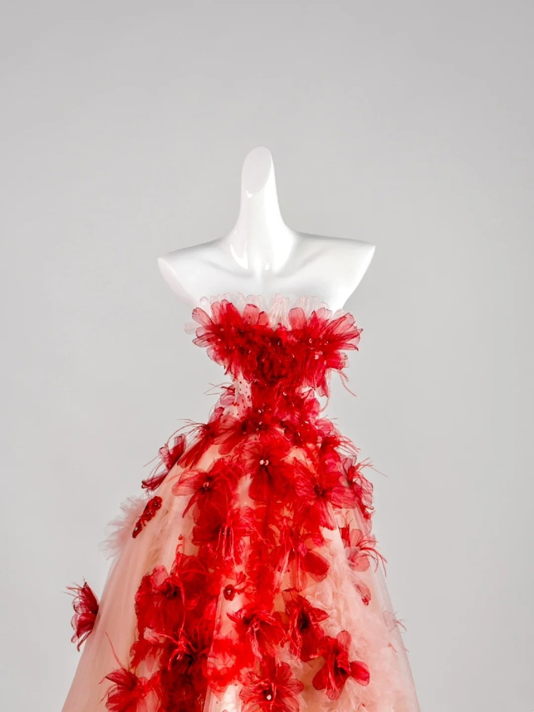 Robe de bal bustier rouge à fleurs sans manches avec application en tulle rose, longue robe de quinceañera, tenue d'anniversaire pour les 15 et 16 ans N676