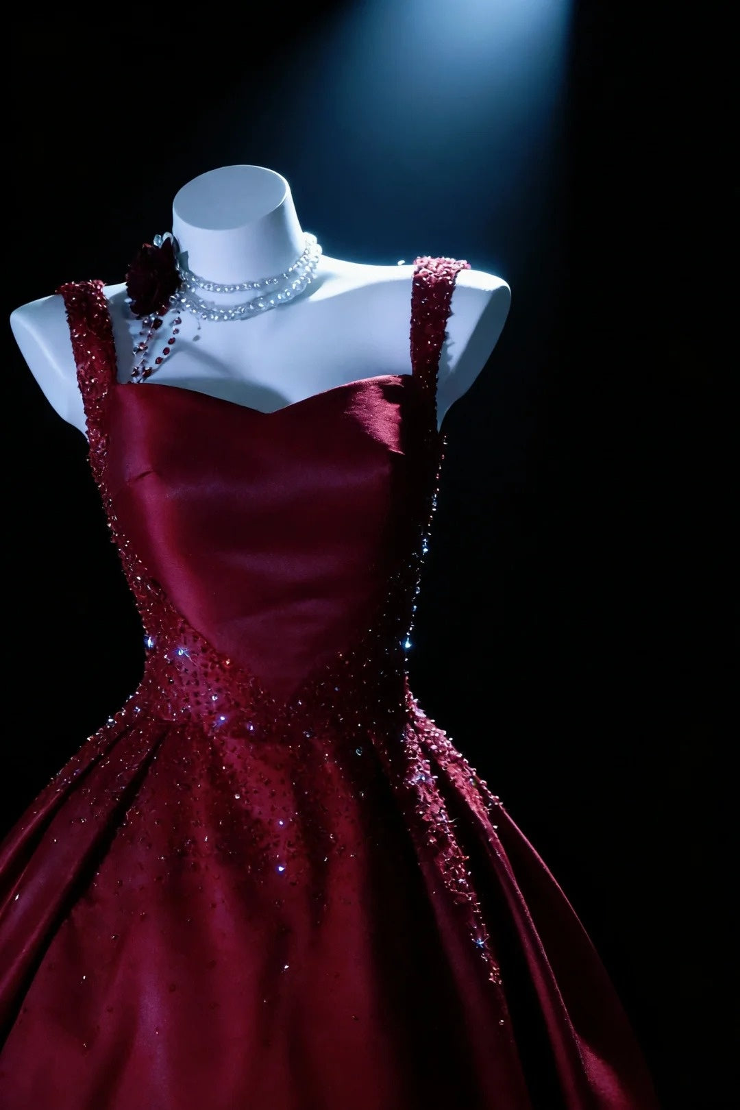 Bescheidene Ballkleider für den Abschlussball in Weinrot mit Perlen, langes Quinceañera-Kleid N2961