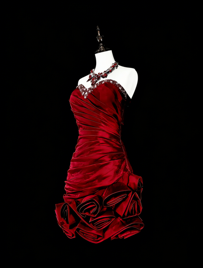 Jolies robes de bal courtes en satin bordeaux sans bretelles N2380