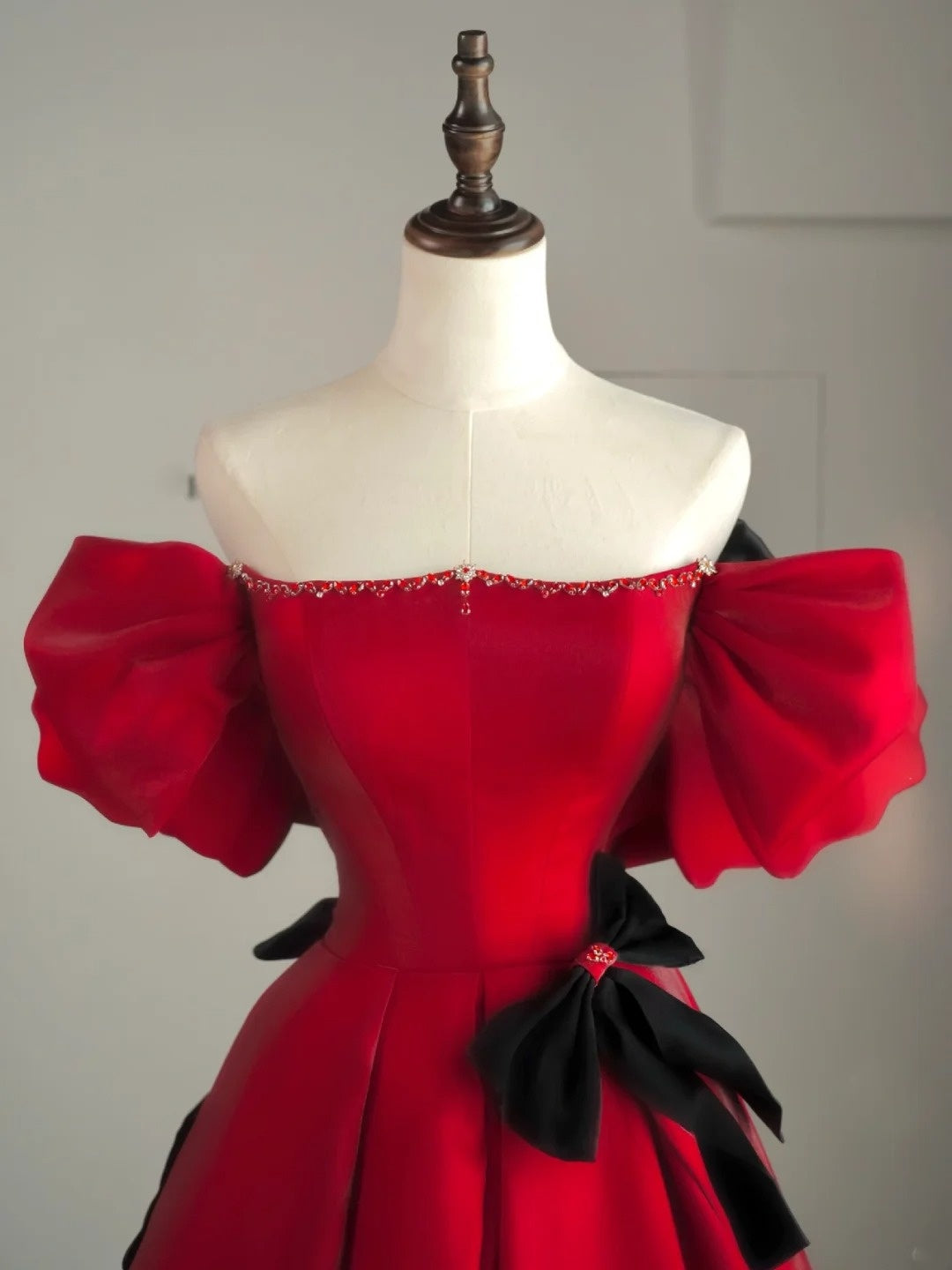 Modest Night Aesthetic Ball Gown Off The Shoulder Red Satin College Formal Sweet 16 Outfit Long Prom Dresses For Teens N1165