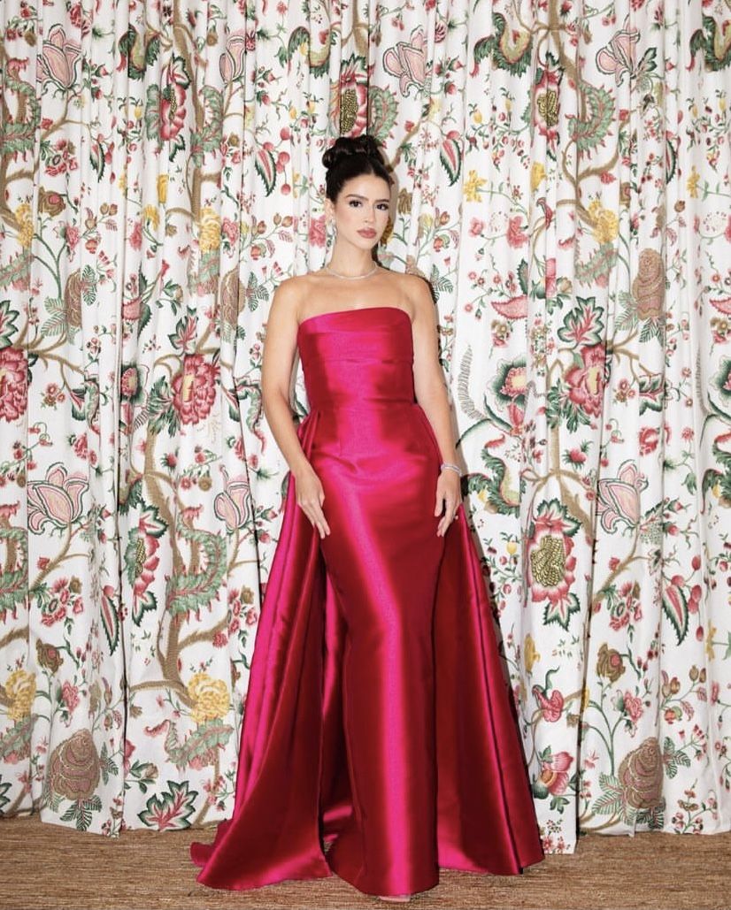 Robe de bal élégante fourreau en satin plissé à volants sans bretelles rose fuchsia, robe de soirée formelle AB415