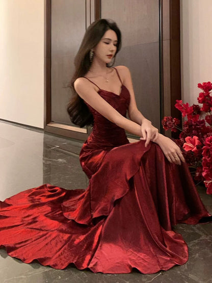 Superbe robe de bal sirène à bretelles spaghetti bordeaux en satin longue Inspiration Prom Dresses RB1331