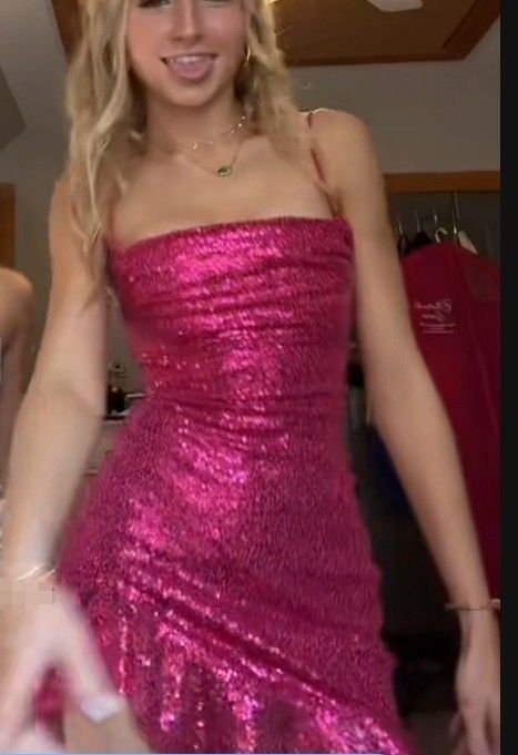 Robe fourreau tendance à fines bretelles et sequins rose fuchsia, courte, idéale pour un 16e anniversaire, un bal de promo ou un cocktail (AB050)