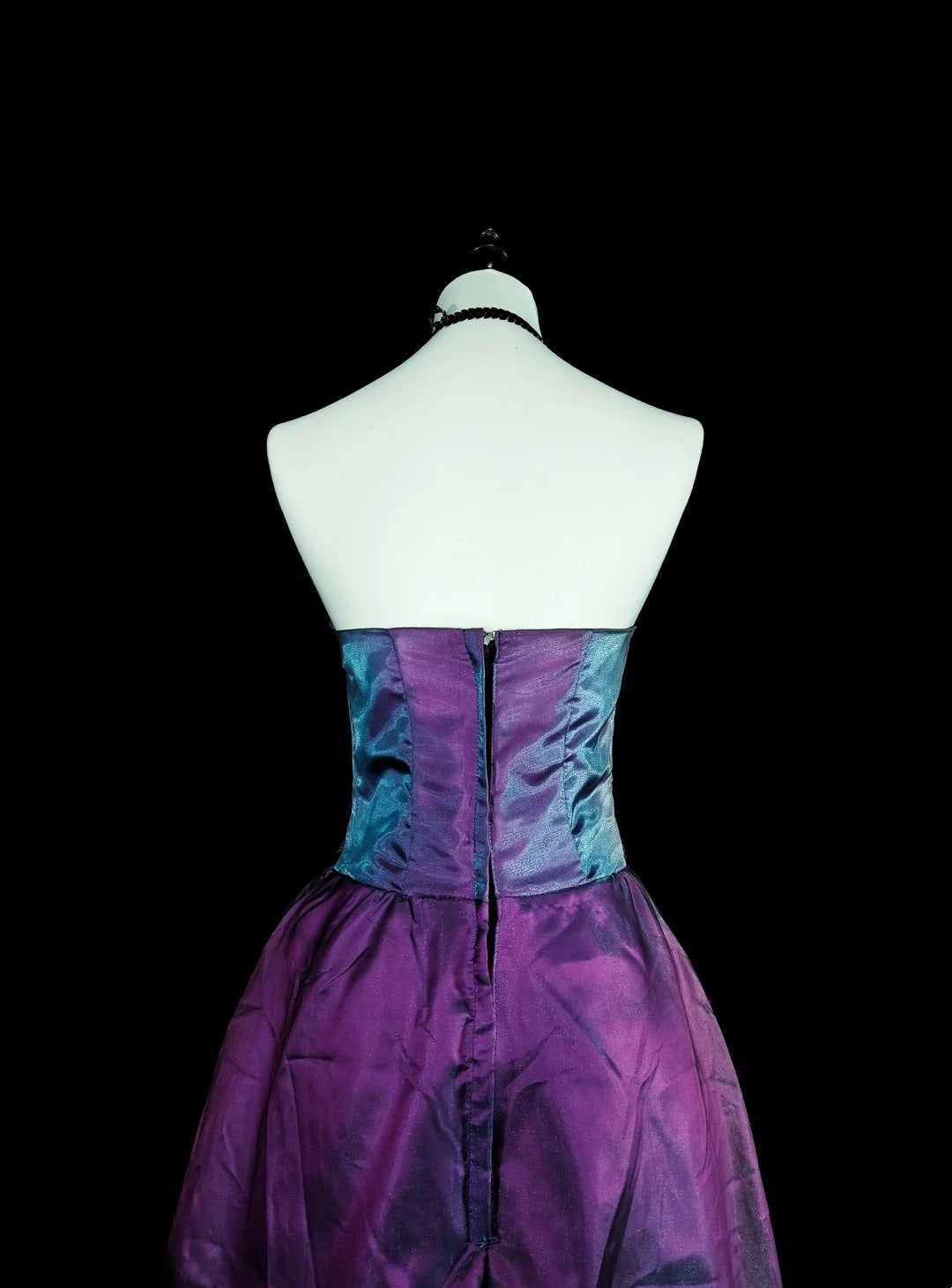 Vintage-Abendkleider im Stil der 1950er Jahre: Retro-Ballkleid, trägerlos, weinrot, lang, mit Rüschen, N2007