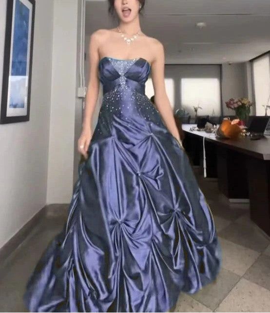 Vintage Ballkleid trägerlos olivgrün Satin Taft 90er Jahre Ballkleider Inspiration Partykleid Prinzessin Abschlusskleid B627