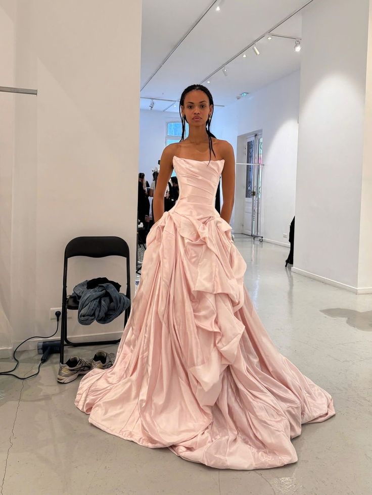 Magnifique robe de bal bustier en satin rose poudré, robe de soirée sans manches AB395