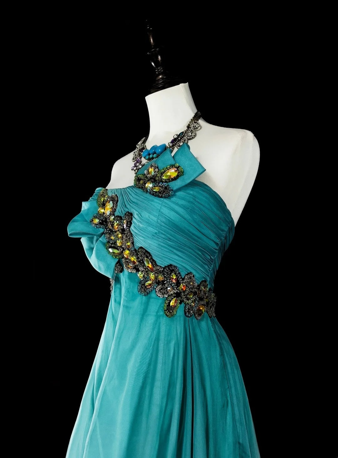 Vintage-Abendkleider im Stil der 1950er Jahre: Elegantes, meliertes, blaues A-Linien-Kleid mit Perlenbesatz (Modell N2006)