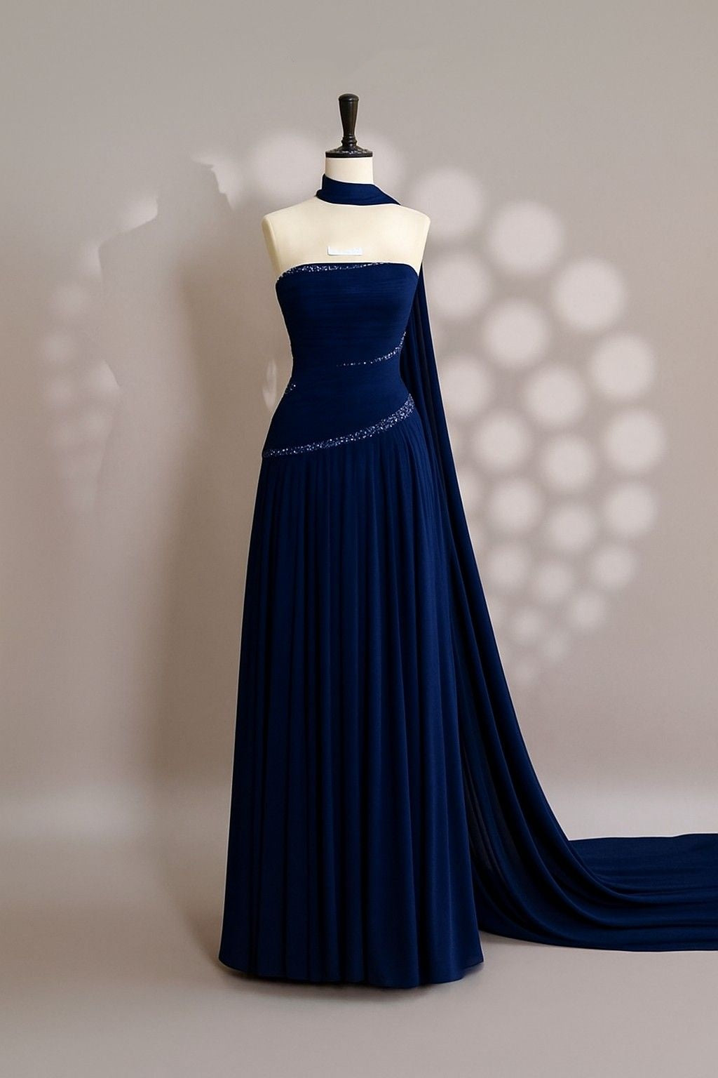 Robe de bal longue en mousseline bleu roi, coupe trapèze, sans bretelles, avec foulard, idéale pour un 18e anniversaire ou une remise de diplôme (RB1253).
